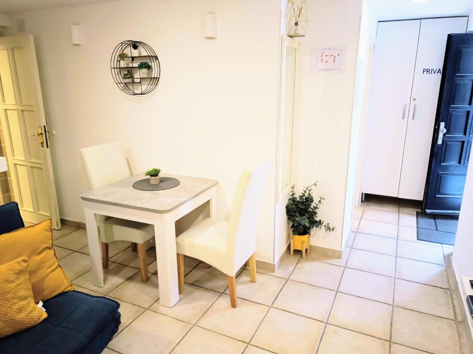 As Lucana Apartment - Ground Floor Vis Kültér fotó